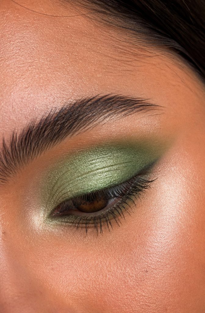 20 Colorful Eyeshadow Ideas for Every Mood and Moment in 2026 2 Bold Green Lids
