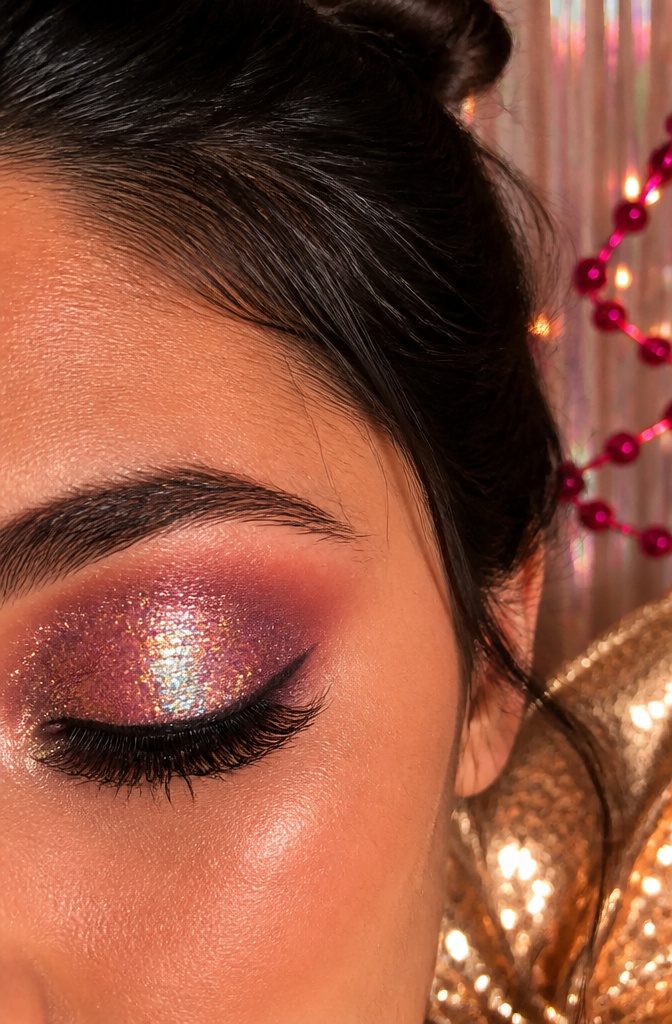 20 Colorful Eyeshadow Ideas for Every Mood and Moment in 2026 17 Glitter Glam